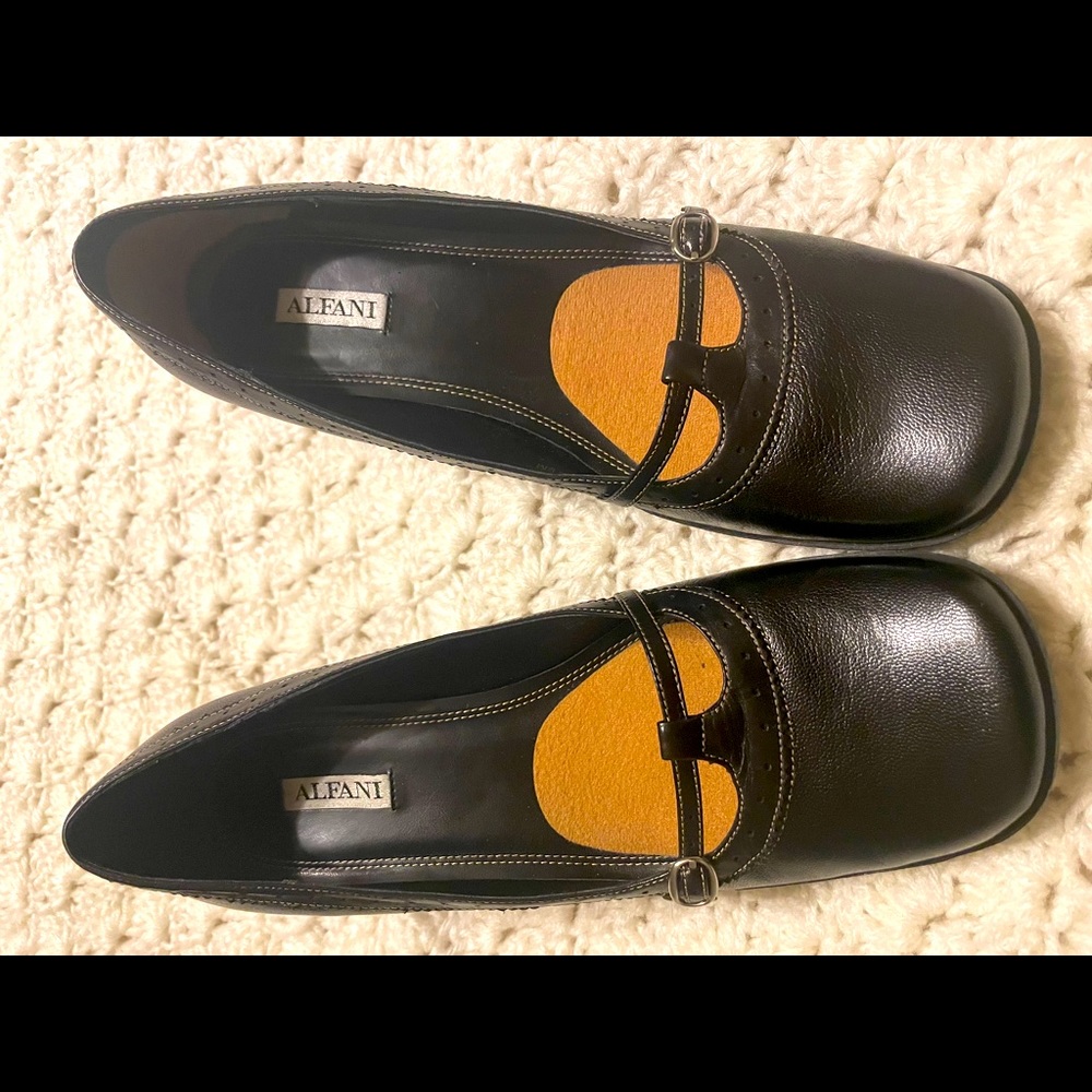 Alfani, Brigitta leather square tip heel in Black size 9.